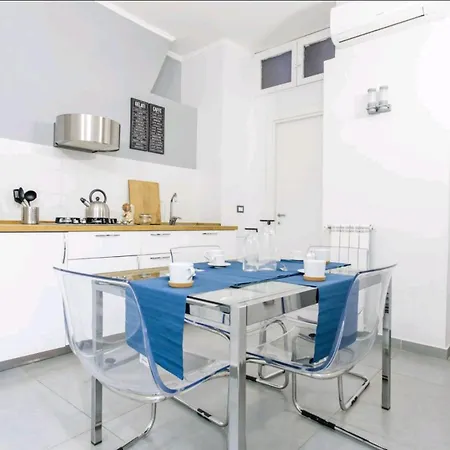 Charlotte House Apartment *